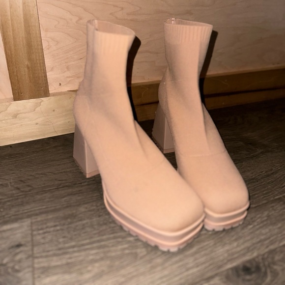 Beige Solid Color, Square Toe, Retro Block Heel Platform - Picture 7 of 7